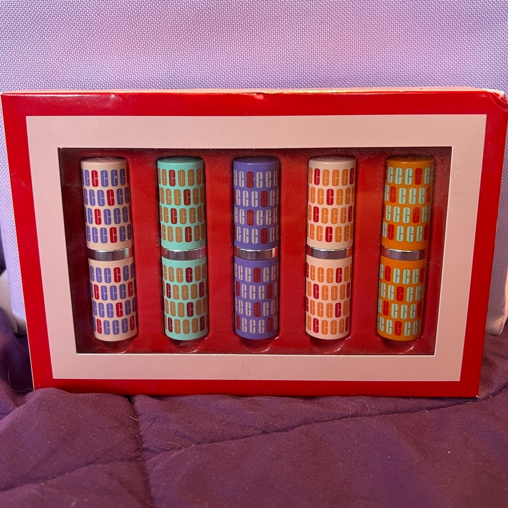 NWT Clinique Kisses lipstick set
